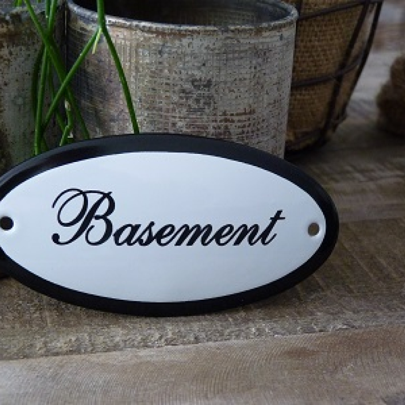 Emaille deurbordje ovaal 'Basement' 