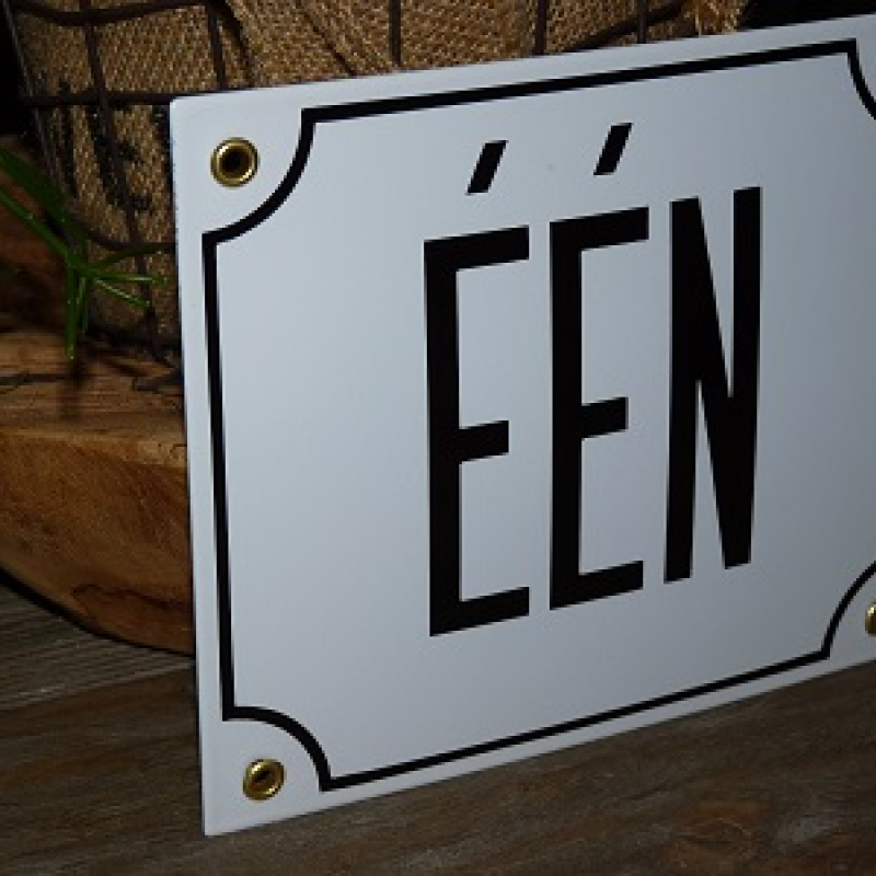 Huisnummerbord 18x15 nummers in letters 'ÉÉN'