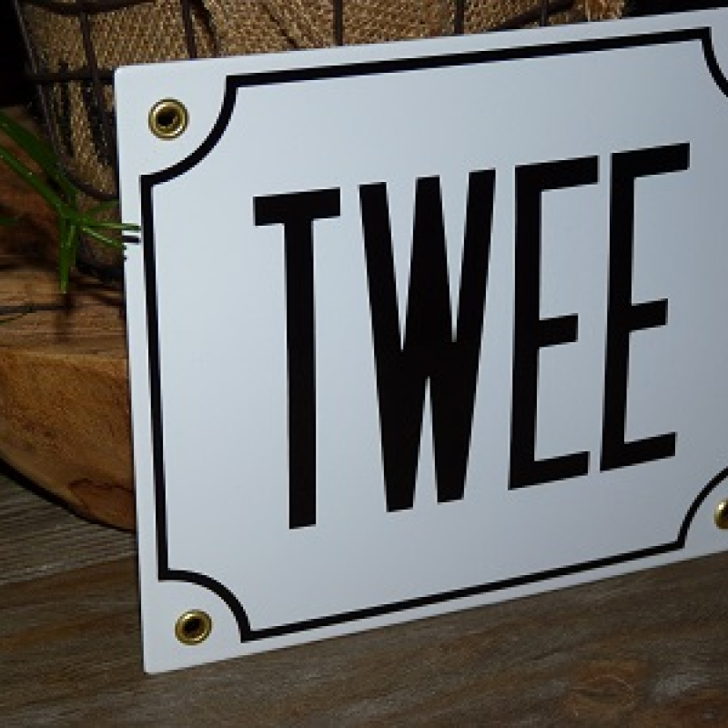 Huisnummerbord 18x15 nummers in letters 'TWEE'