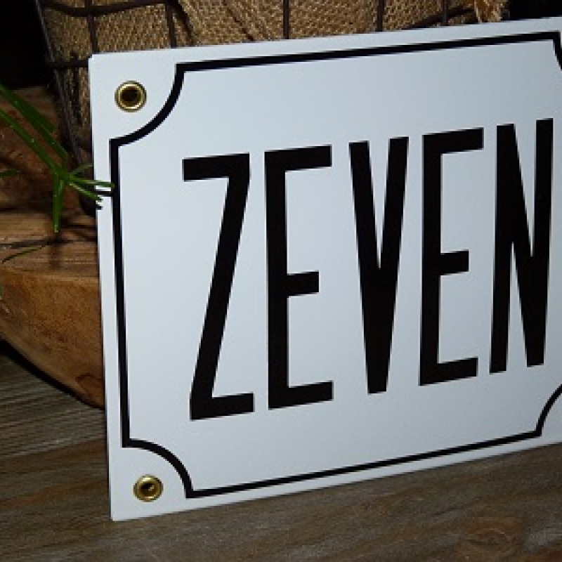 Huisnummerbord 18x15 nummers in letters 'ZEVEN'