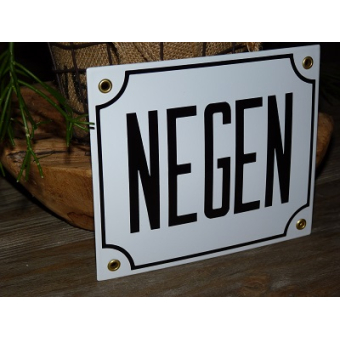 Huisnummerbord 18x15 nummers in letters 'NEGEN'