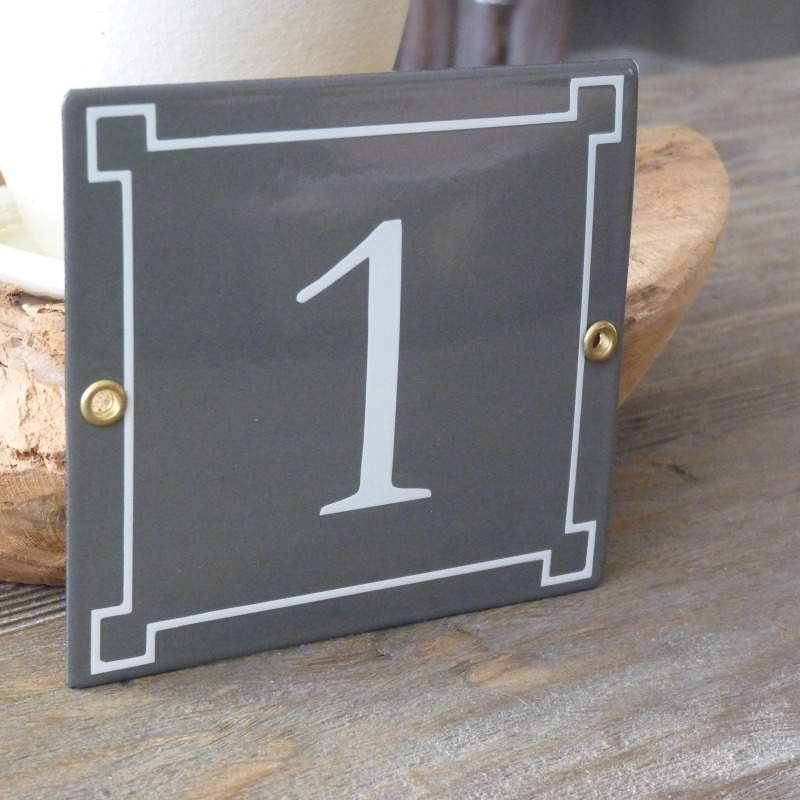 Huisnummer 1 (13x12)