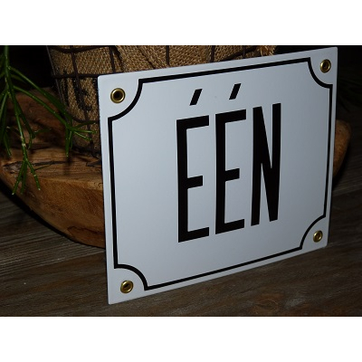 Huisnummerbord 18x15 nummers in letters 'ÉÉN' Huisnummerbord 18x15 nummers in letters 'ÉÉN'